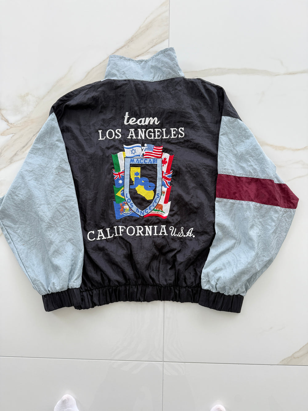 Vintage Trainingszipper 90er Vibes mit Stickerei